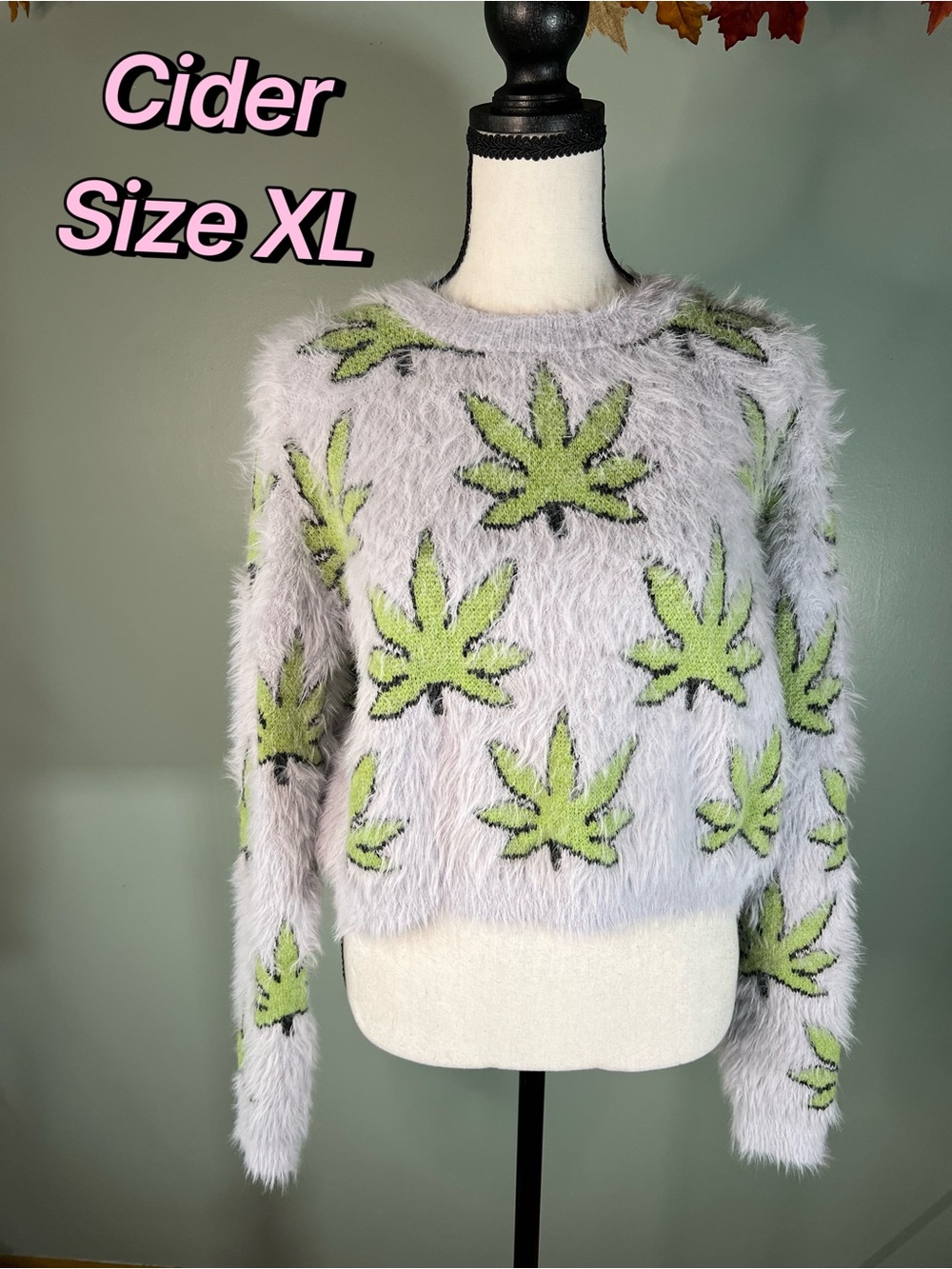 Cider Light Purple/Gray Fuzzy Crewneck Sweater with Leaf Pattern Size XL